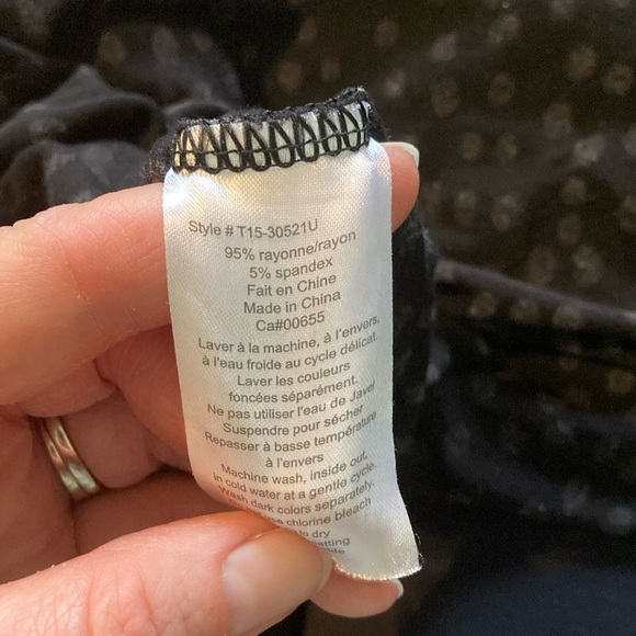 Thyme Maternity Black and White Wrap Midi Dress with Scoop Neck - Picture 8 of 11